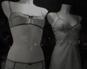 Vintage Röntgenaufnahmen weibliche Oberkörper-Silhouetten in Unterwäsche, Shape und Slim Fit Vergleich