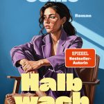 Buchcover "Halbwach" von Sophia Como mit Porträt einer Frau im lila Blazer auf blauem Hintergrund, HarperCollins Verlag